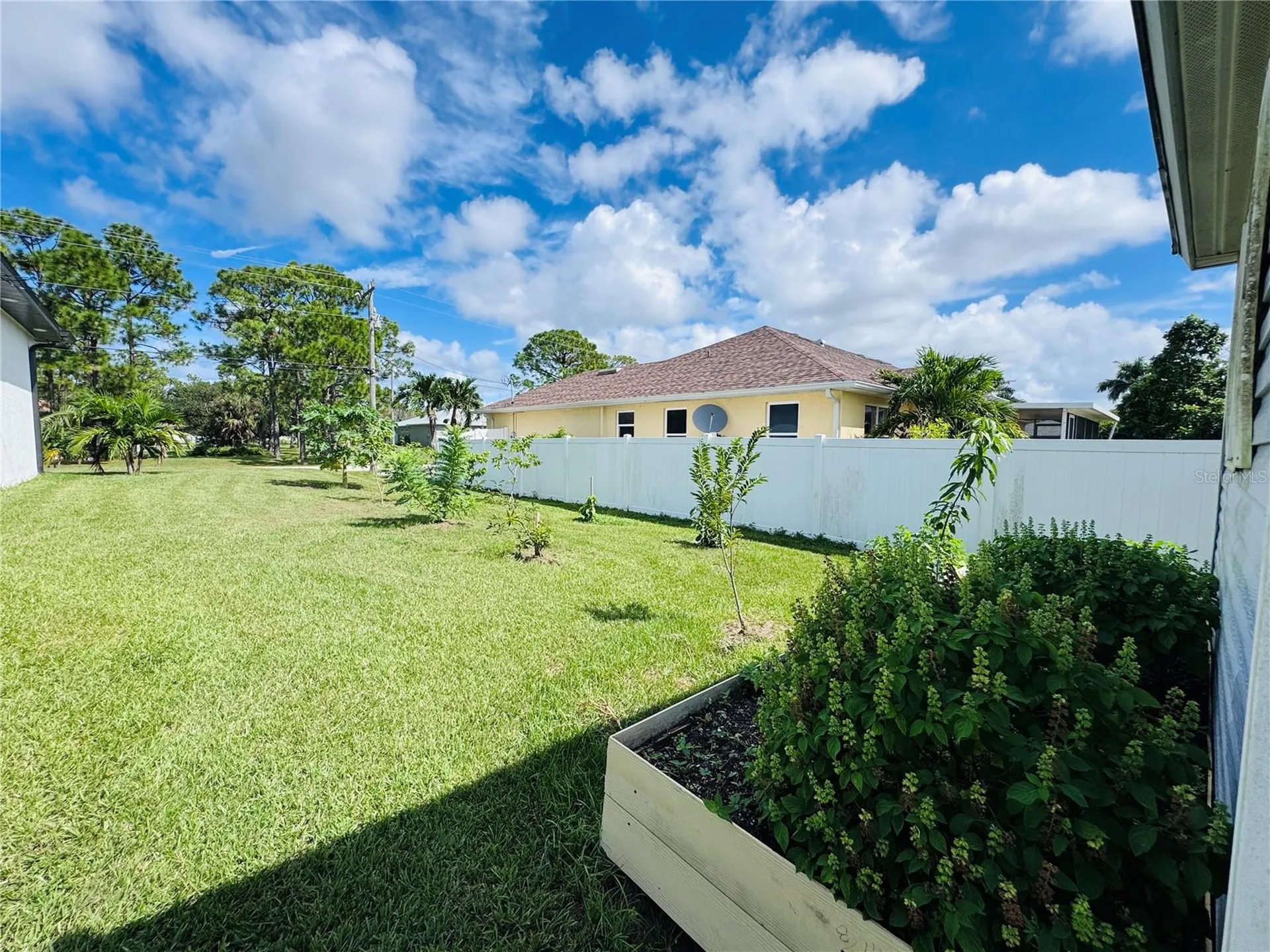 528 Jacaranda Parkway E Cape Coral FL 33909