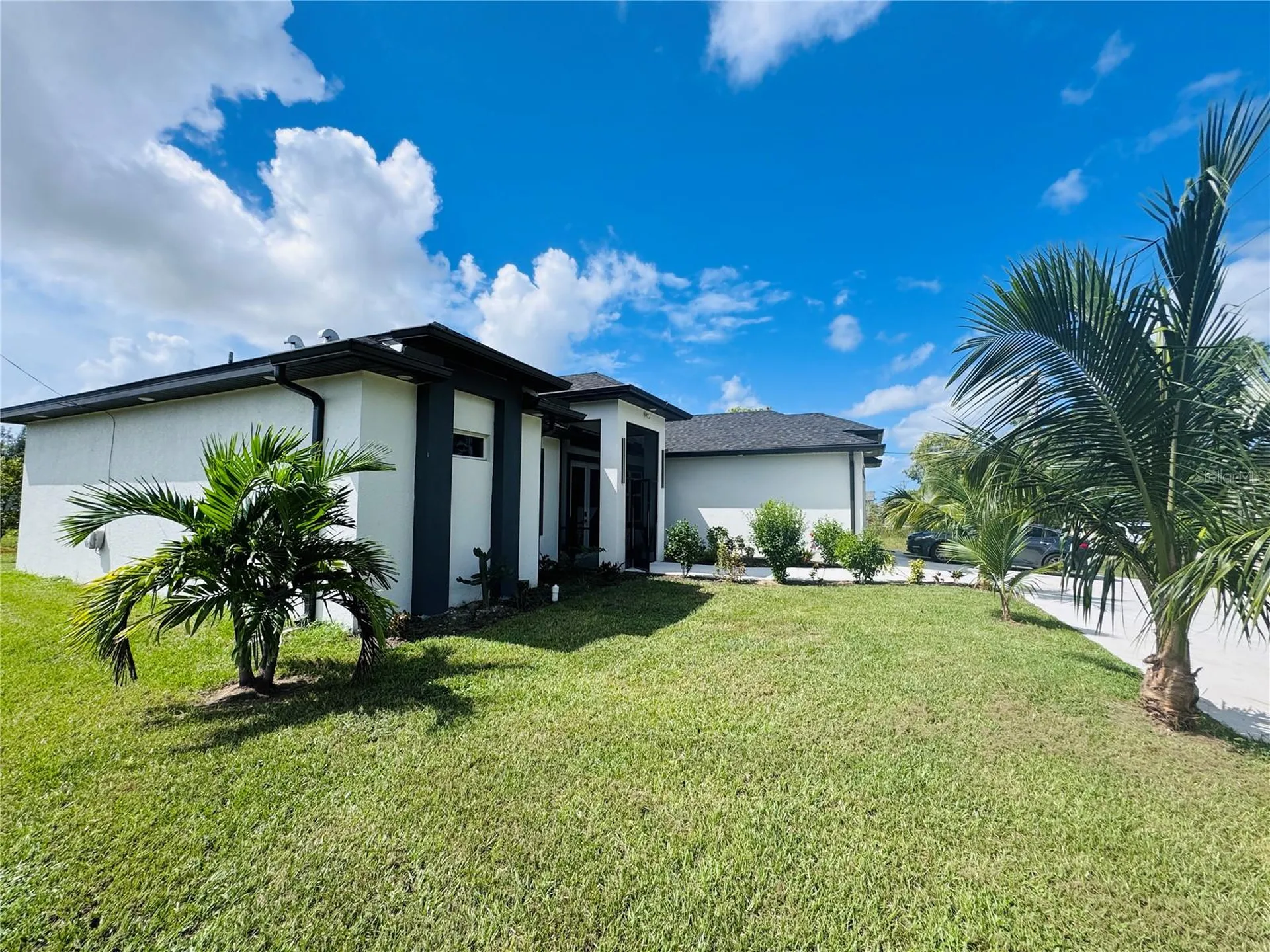 528 Jacaranda Parkway E Cape Coral FL 33909