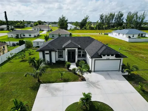 528 Jacaranda Parkway E Cape Coral FL 33909