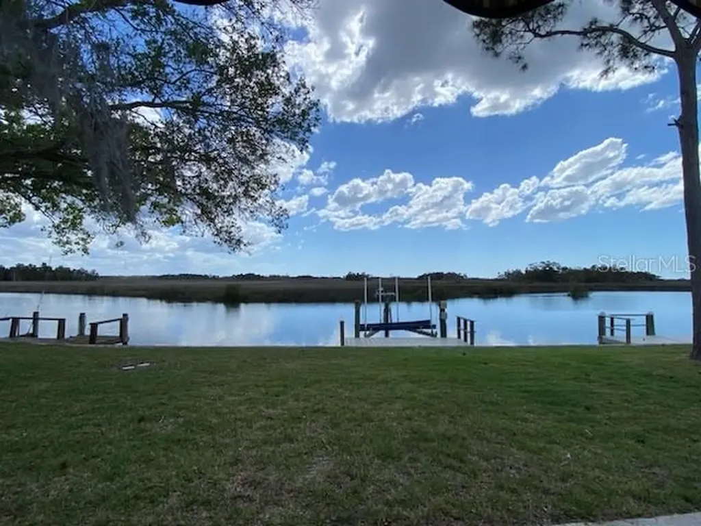 11550 W Bayshore Drive Crystal River FL 34429