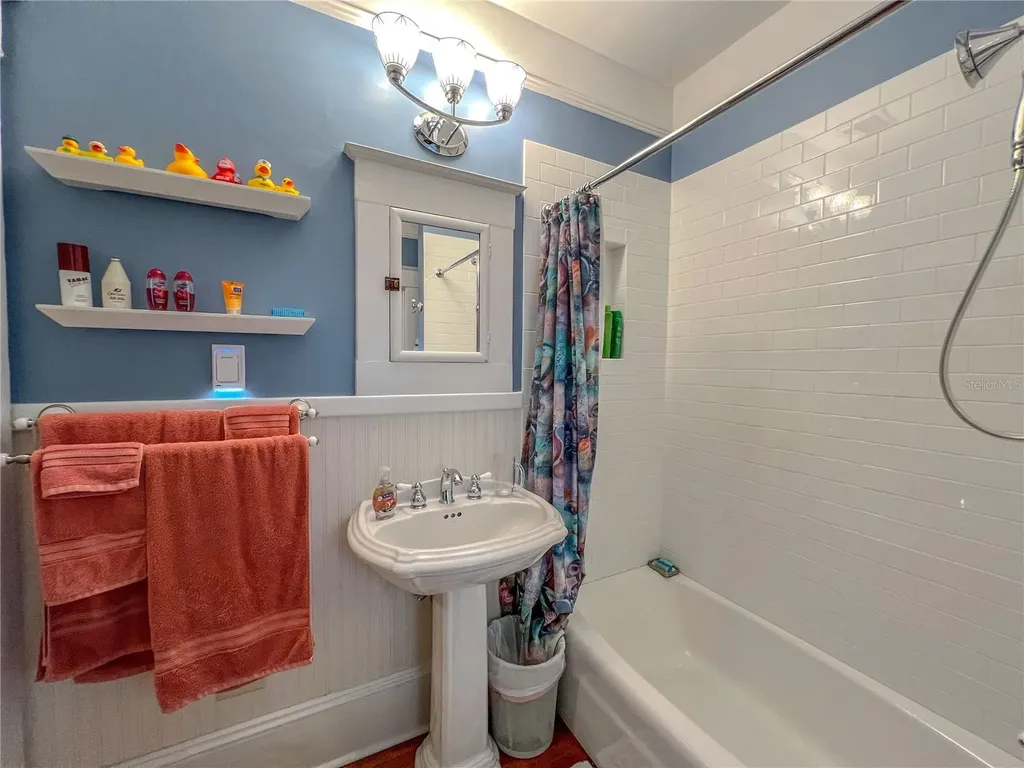 516 NE 4th Street Gainesville FL 32601