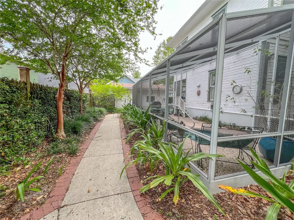 516 NE 4th Street Gainesville FL 32601