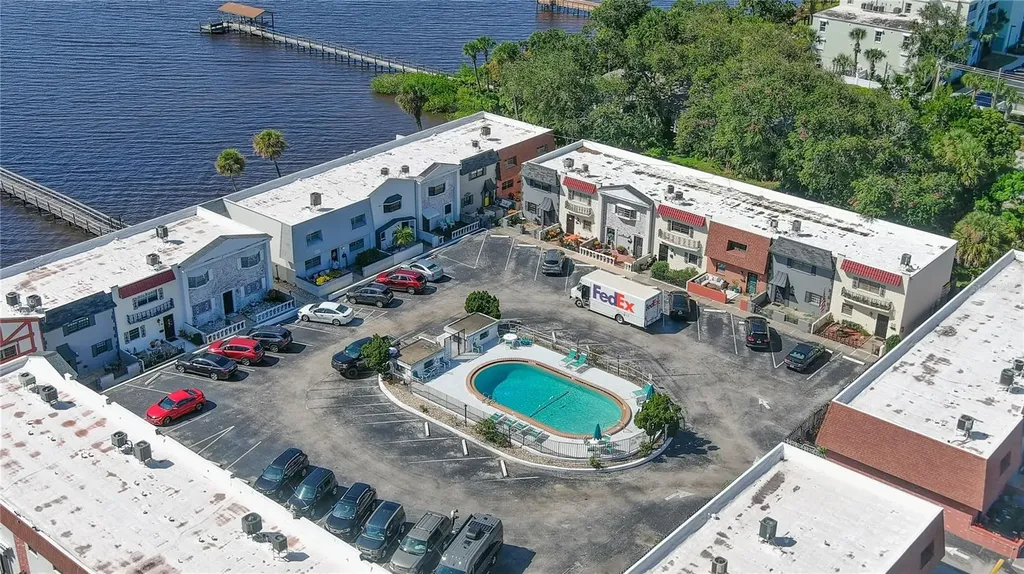 625 N Halifax Avenue Daytona Beach FL 32118