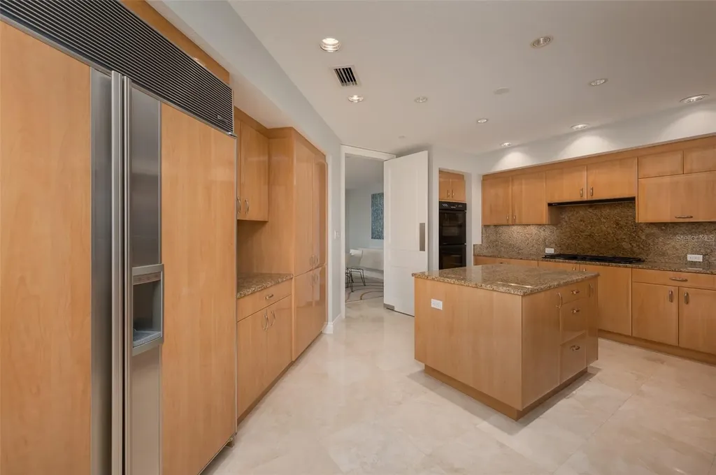 2050 Benjamin Franklin Drive Sarasota FL 34236