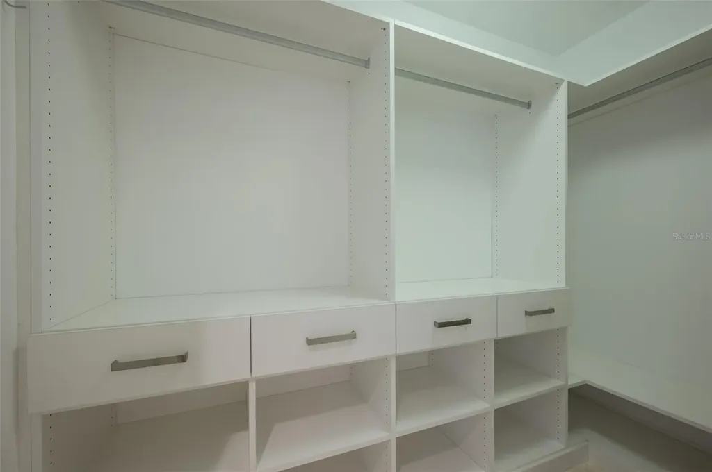 2050 Benjamin Franklin Drive Sarasota FL 34236