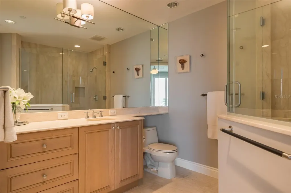 2050 Benjamin Franklin Drive Sarasota FL 34236