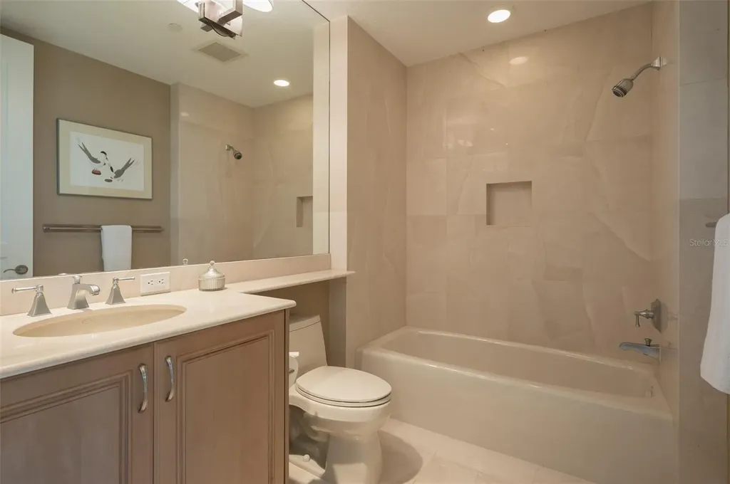 2050 Benjamin Franklin Drive Sarasota FL 34236