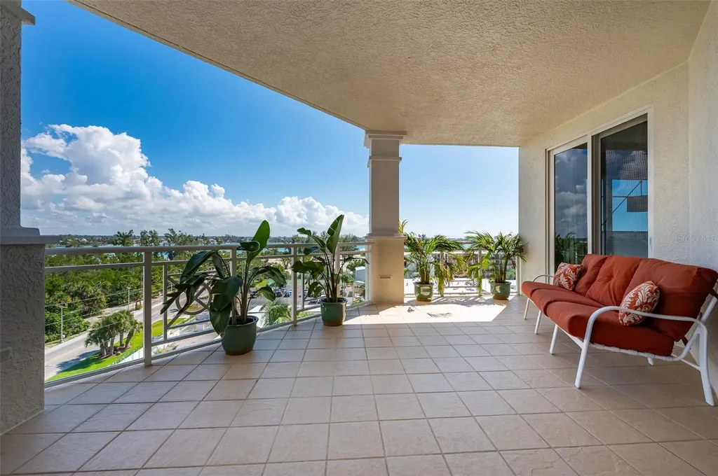 2050 Benjamin Franklin Drive Sarasota FL 34236