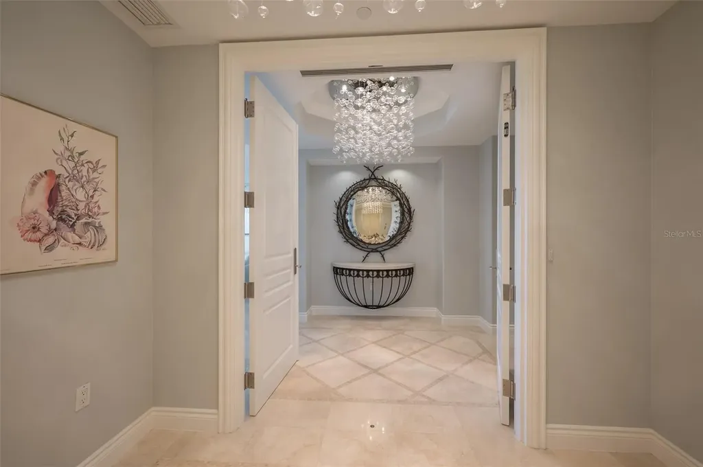 2050 Benjamin Franklin Drive Sarasota FL 34236