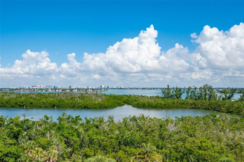 2050 Benjamin Franklin Drive Sarasota FL 34236