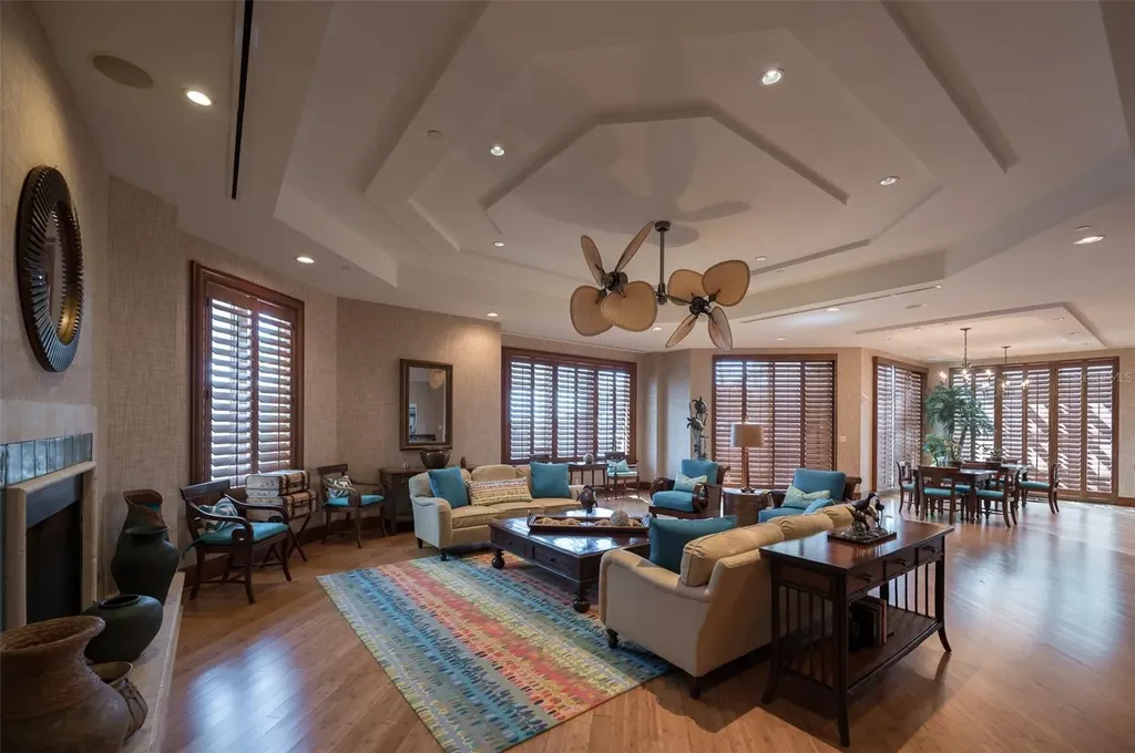 2050 Benjamin Franklin Drive Sarasota FL 34236