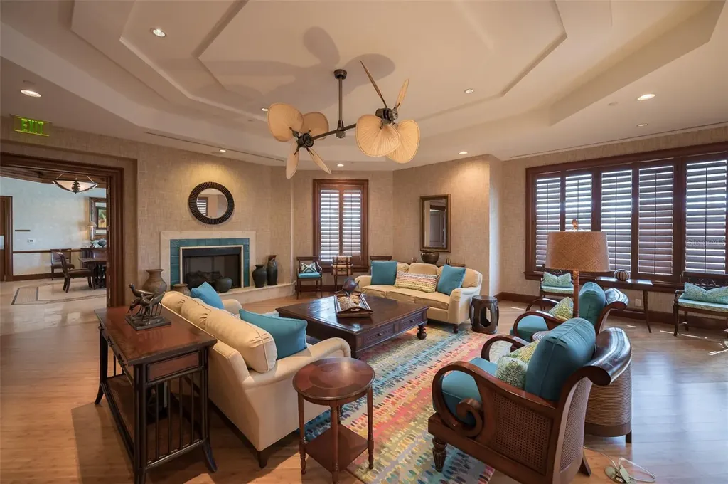 2050 Benjamin Franklin Drive Sarasota FL 34236