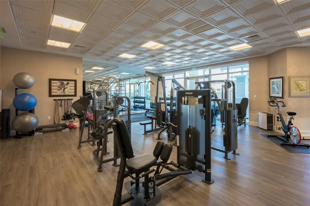 2050 Benjamin Franklin Drive Sarasota FL 34236