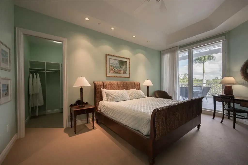 2050 Benjamin Franklin Drive Sarasota FL 34236