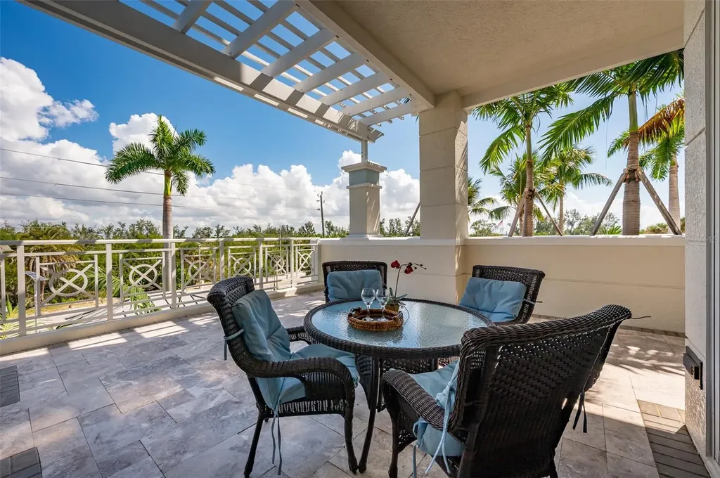 2050 Benjamin Franklin Drive Sarasota FL 34236