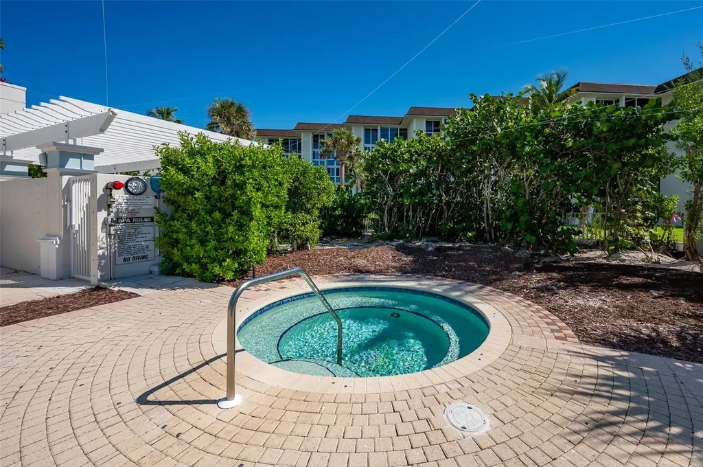 2050 Benjamin Franklin Drive Sarasota FL 34236