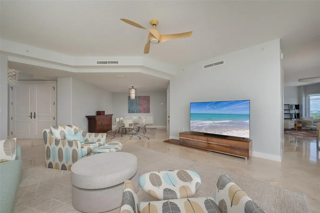 2050 Benjamin Franklin Drive Sarasota FL 34236