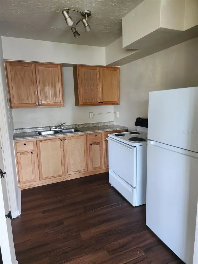 2219 Highland Street St Petersburg FL 33705