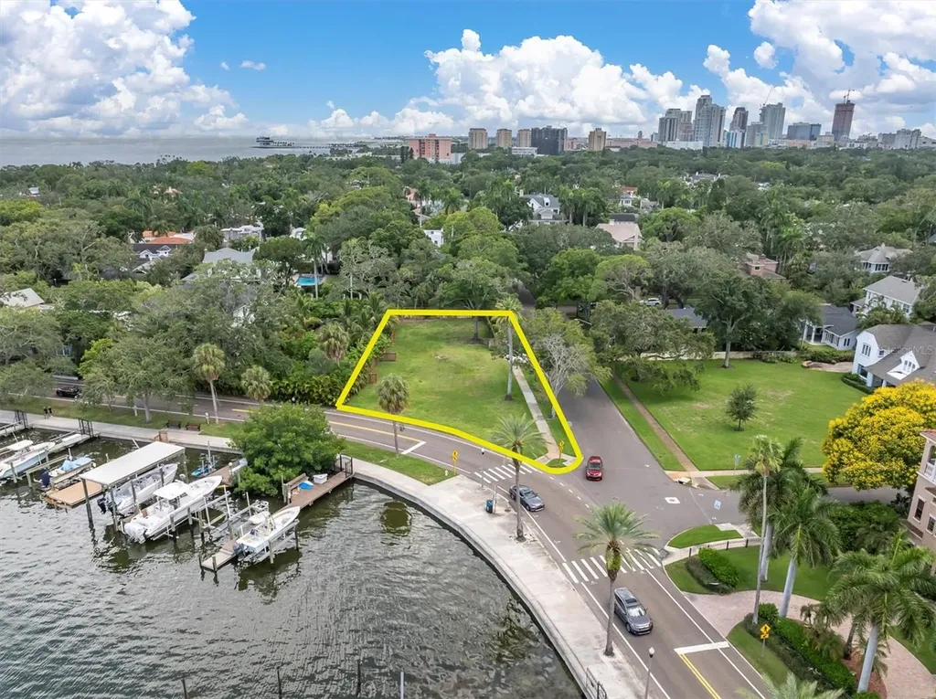 1956 Coffee Pot Boulevard NE St Petersburg FL 33704