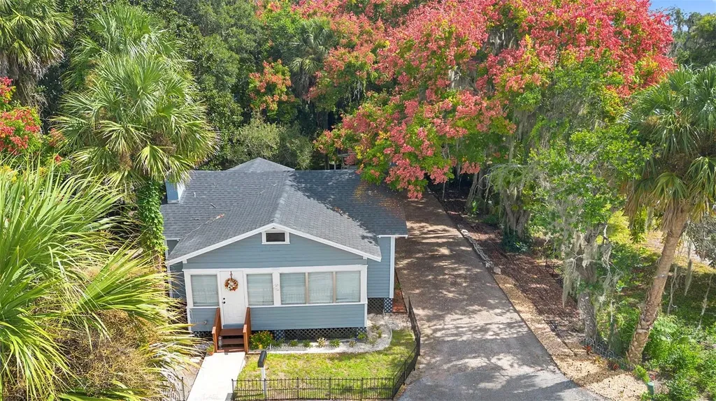 135 S Arlington Avenue Deland FL 32724