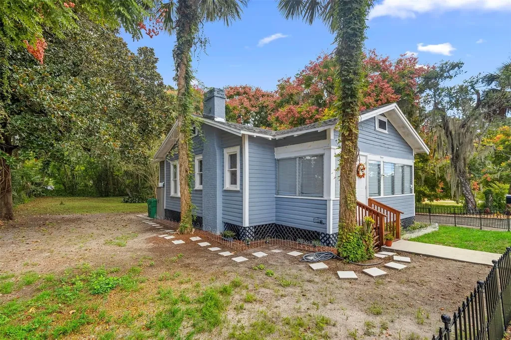 135 S Arlington Avenue Deland FL 32724
