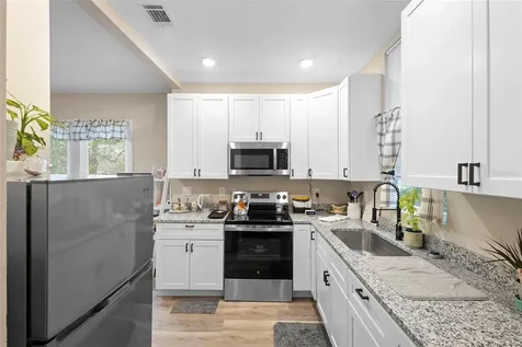 135 S Arlington Avenue Deland FL 32724