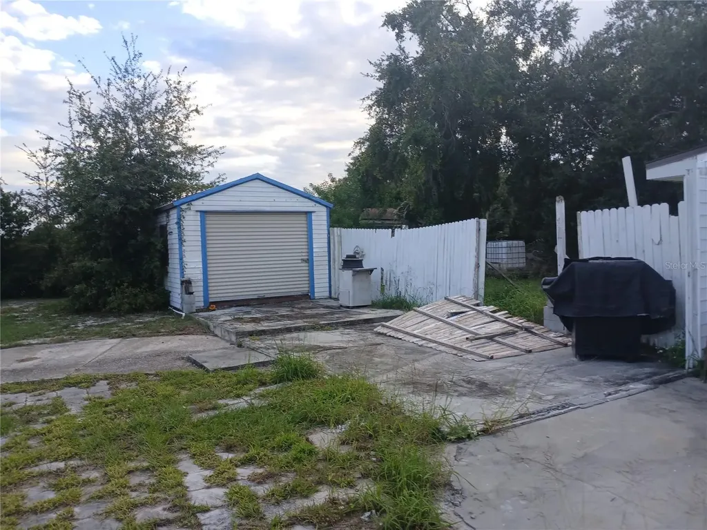 500 W Woodward Avenue Eustis FL 32726