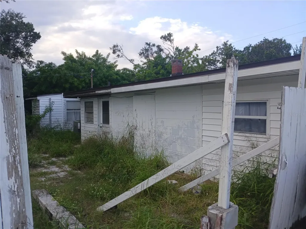 500 W Woodward Avenue Eustis FL 32726