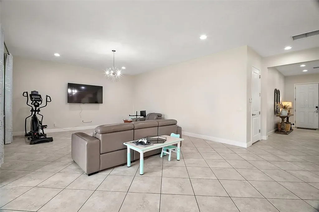 9153 Carmela Avenue Davenport FL 33897