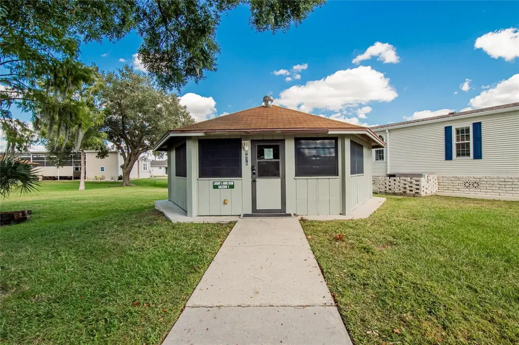 4945 Shore Line Drive Polk City FL 33868