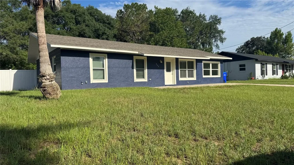 545 Oak Drive Tavares FL 32778