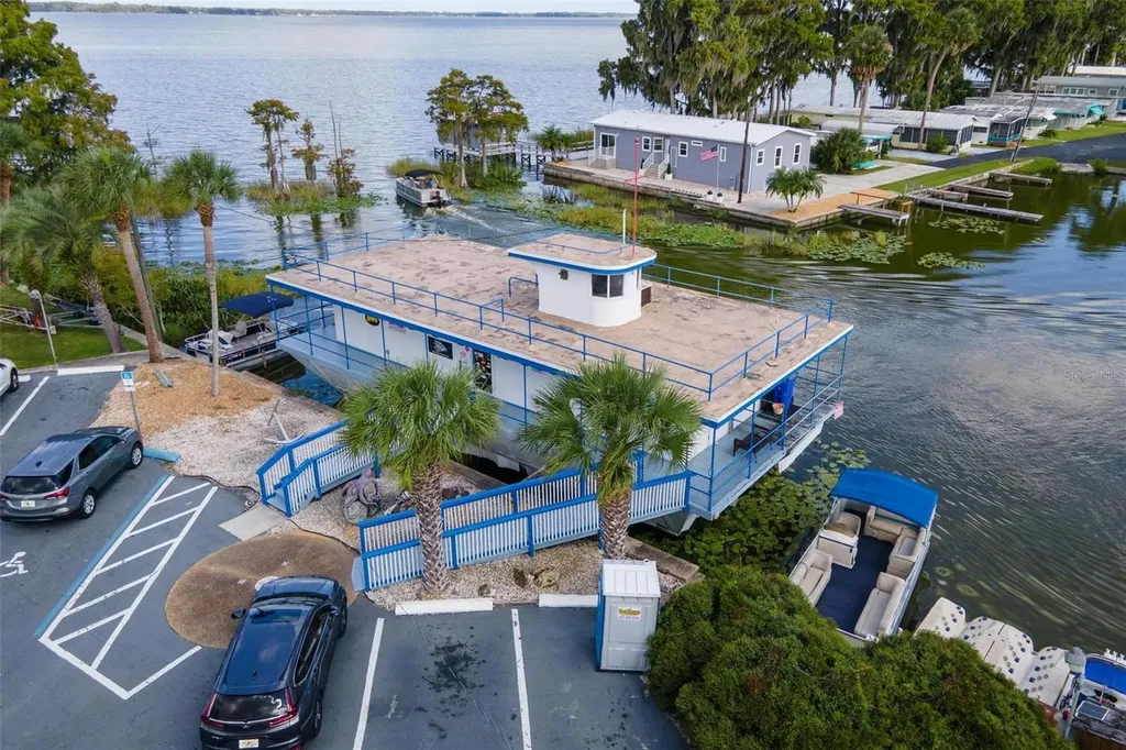 1006 W Burleigh Boulevard Tavares FL 32778