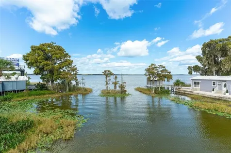 1006 W Burleigh Boulevard Tavares FL 32778
