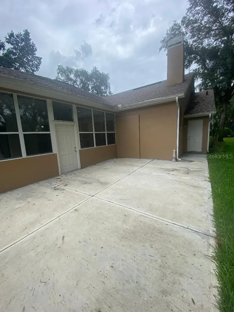 2243 Eagle Bluff Drive Valrico FL 33596