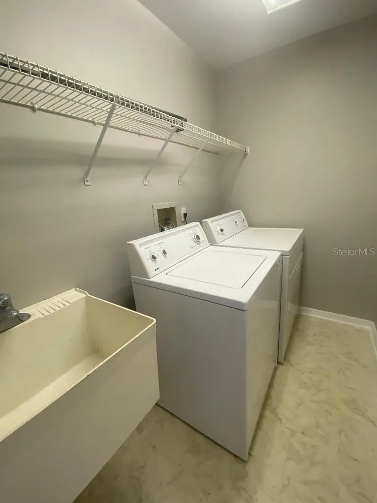 2243 Eagle Bluff Drive Valrico FL 33596