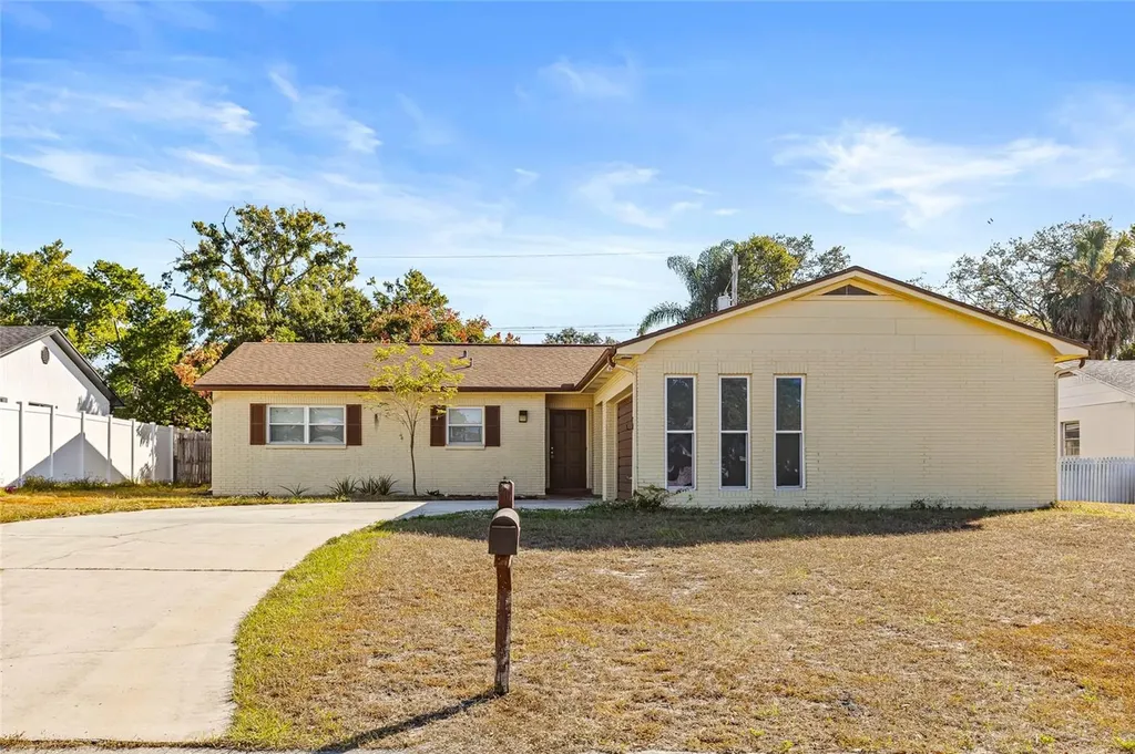 2213 Tanglewood Way Brandon FL 33511