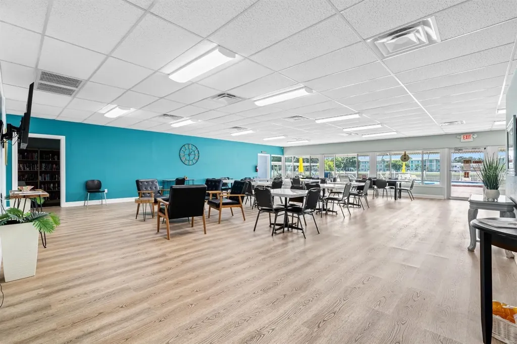 2050 58th Avenue N St Petersburg FL 33714