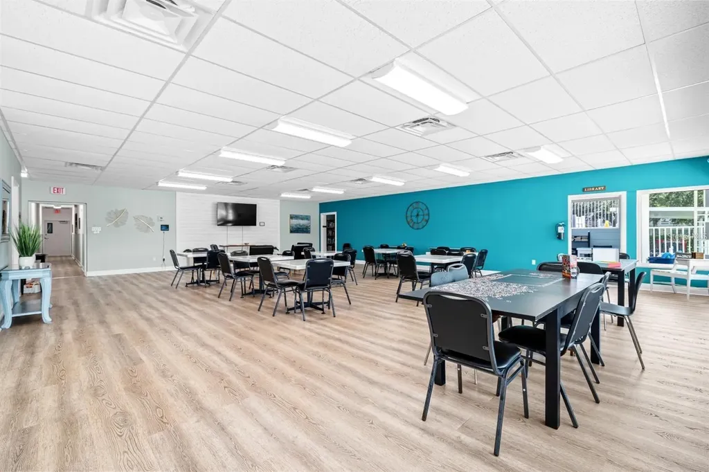 2050 58th Avenue N St Petersburg FL 33714