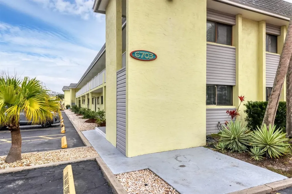 6703 Midnight Pass Road Sarasota FL 34242