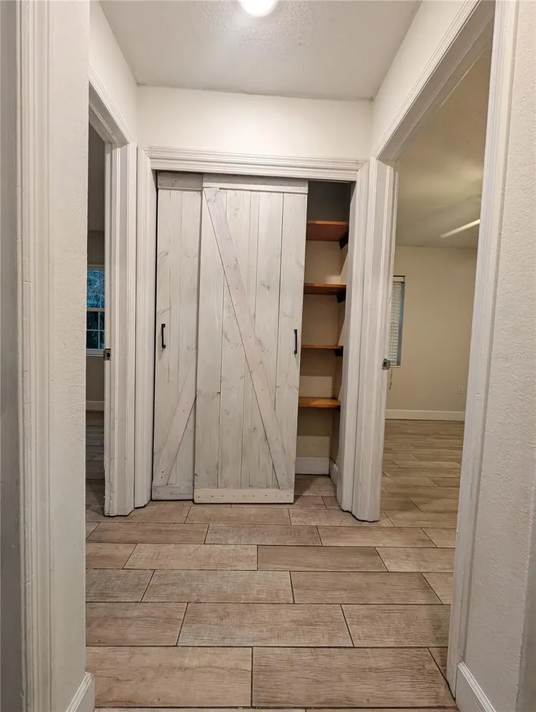 2024 E Keysville Road Lithia FL 33547
