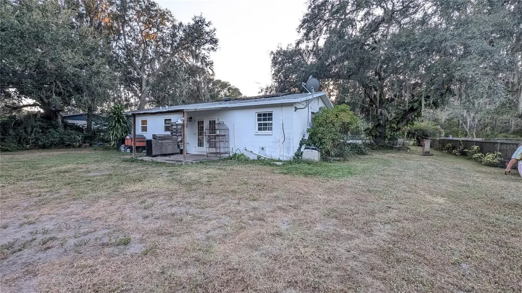 2024 E Keysville Road Lithia FL 33547