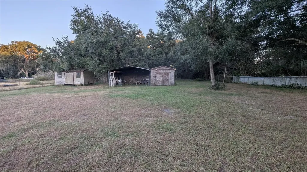 2024 E Keysville Road Lithia FL 33547