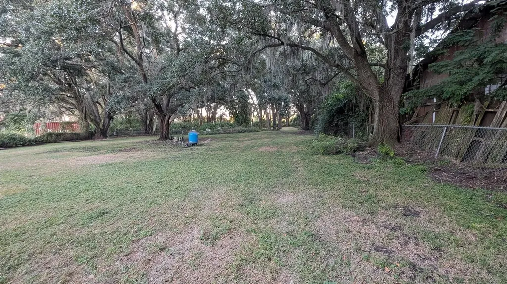 2024 E Keysville Road Lithia FL 33547