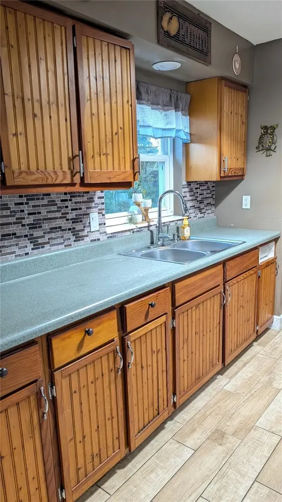 2024 E Keysville Road Lithia FL 33547