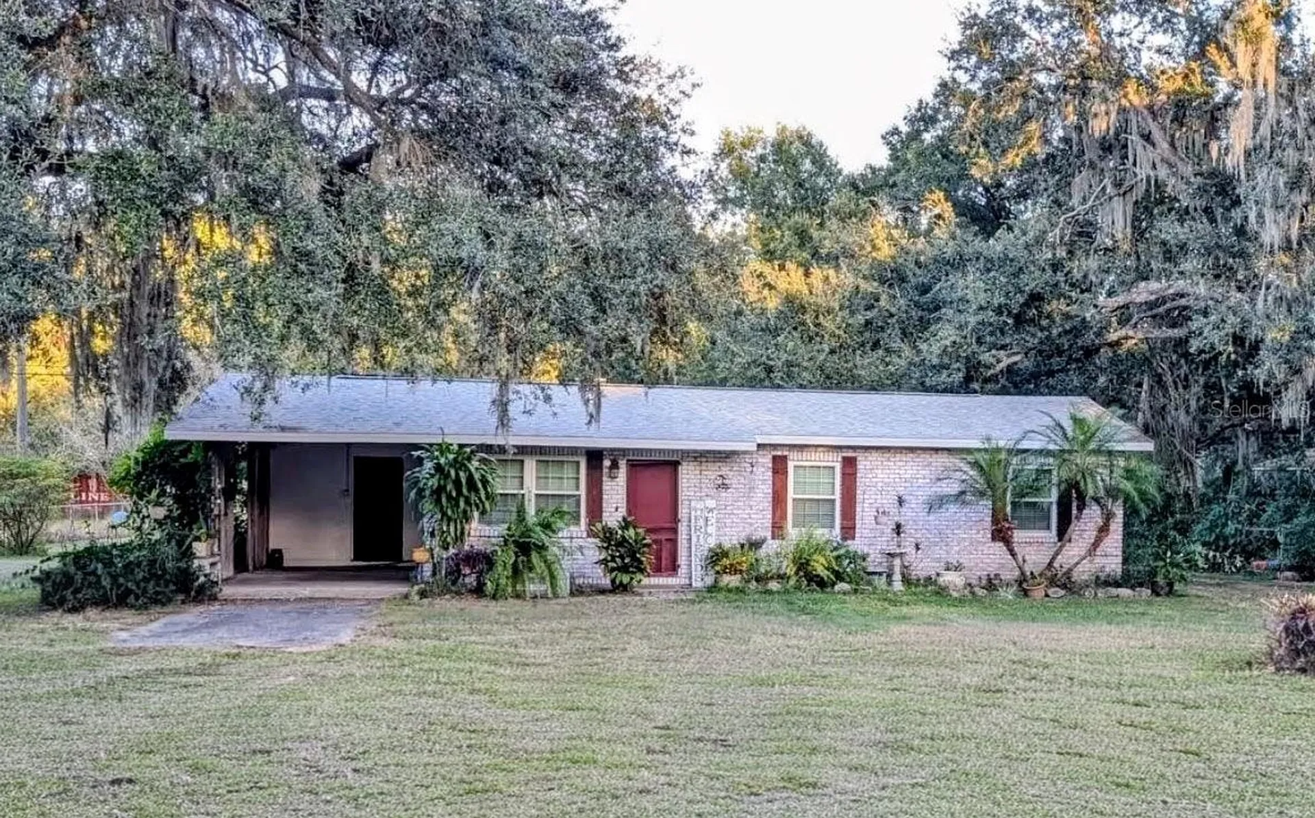 2024 E Keysville Road Lithia FL 33547