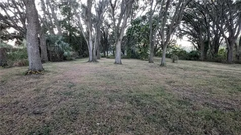 2024 E Keysville Road Lithia FL 33547