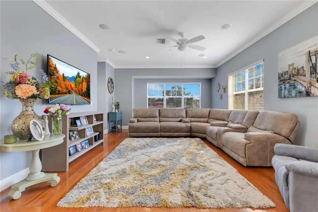 4409 W Gray Street Tampa FL 33609