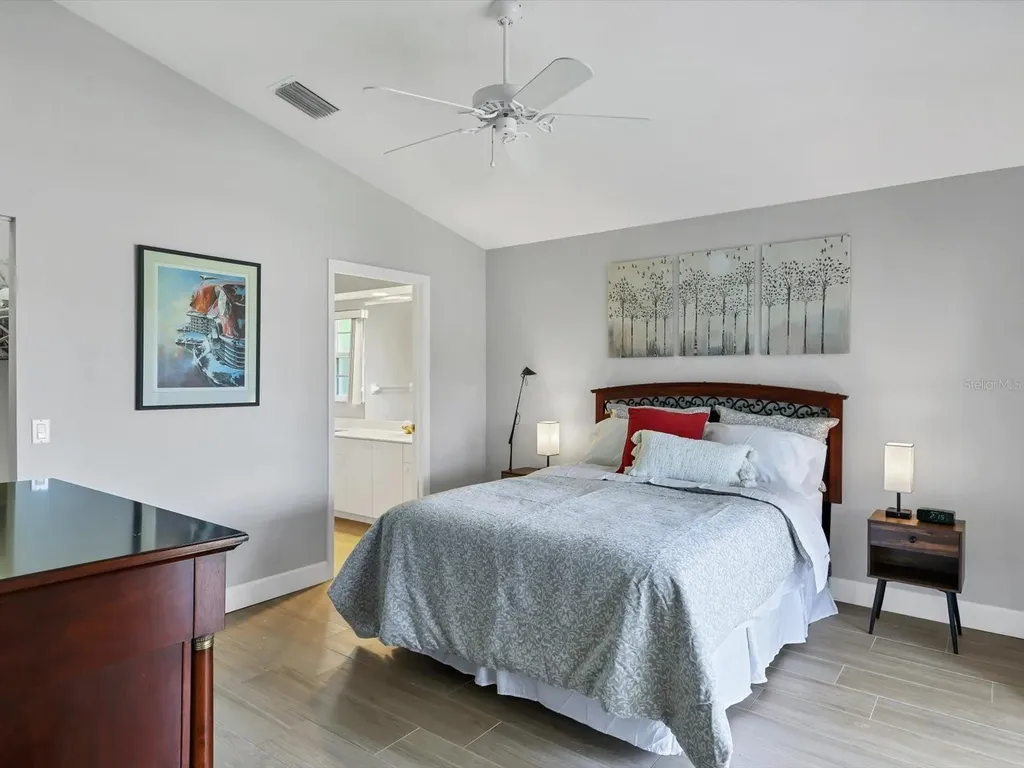 7234 Eleanor Circle Sarasota FL 34243