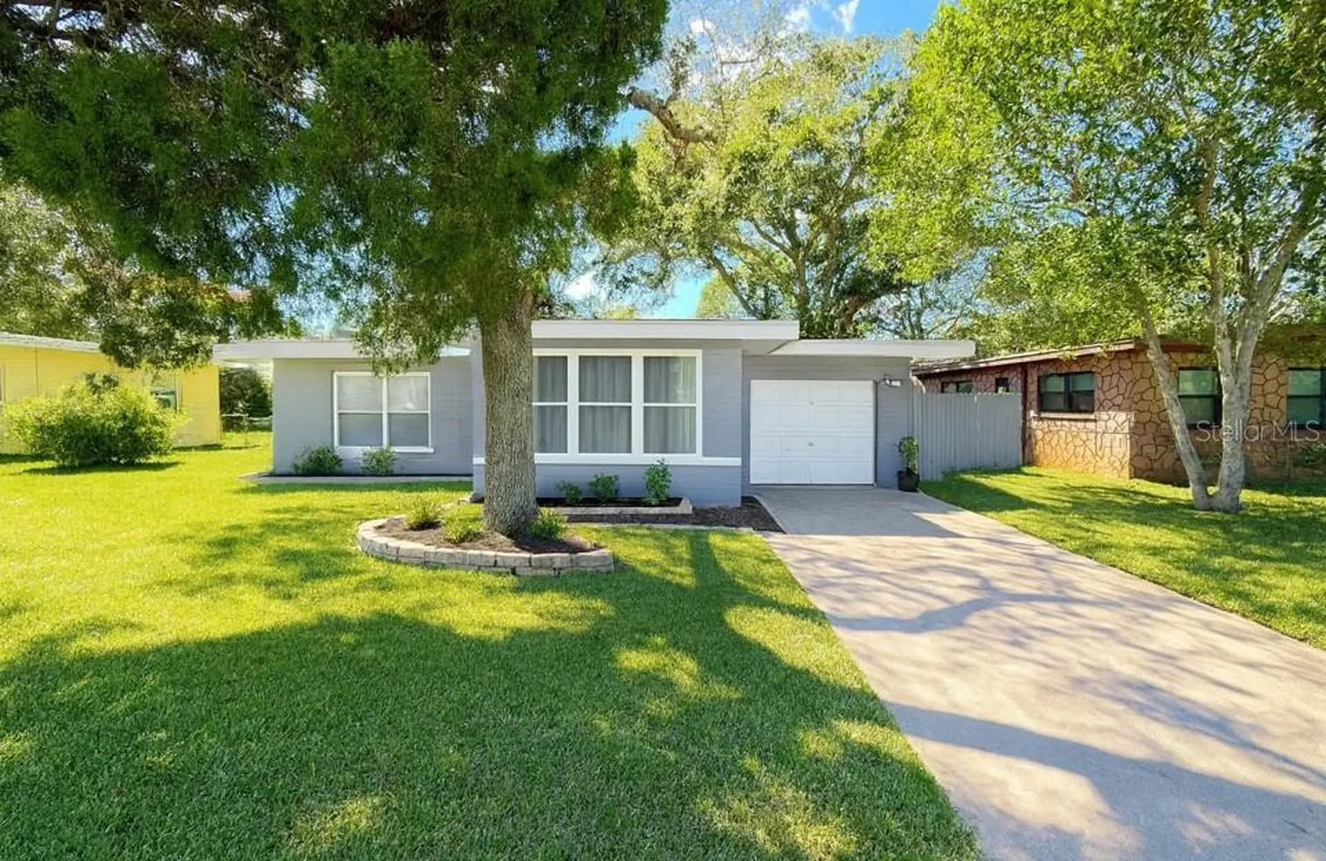 808 Derbyshire Road Daytona Beach FL 32117