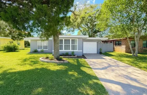 808 Derbyshire Road Daytona Beach FL 32117